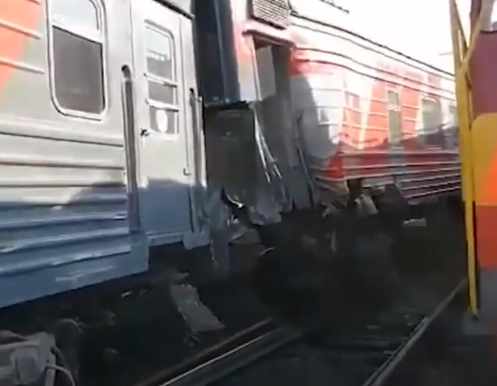 В Уфе произошло столкновение двух поездов | видео
