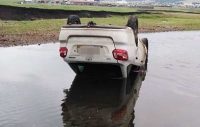 Смертельное ДТП в Баймакском районе: автомобиль опрокинулся в реку, водитель погиб