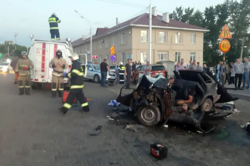 Массовая авария в Уфе: столкнулись 4 автомобиля, погиб мужчина | видео