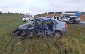 Авария в Туймазинском районе: водитель легковушки погиб при столкновении с грузовиком