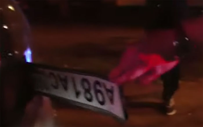 В Уфе полицейские задержали водителя, который установил на свою машину номер-"перевертыш" | видео