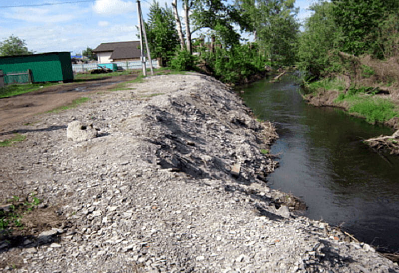 Жителя Мелеуза обязали очистить берег реки Мелеузки от отходов бетона