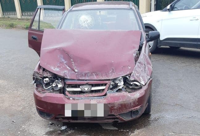 Авария в Октябрьском: водитель «Газели» врезался в «Дэу Нексию», пострадала пассажирка