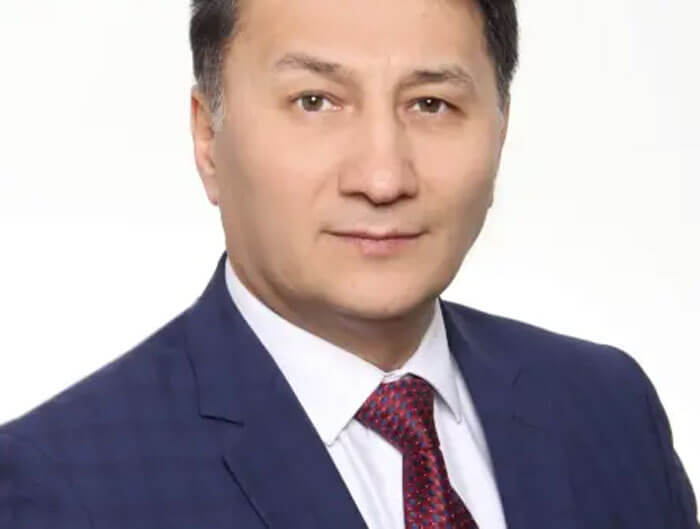 Глава администрации Бураевского района Рустам Исхаков уходит в отставку