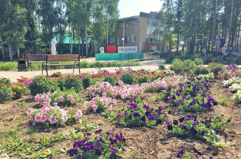 В Мишкинском районе открылись новые зоны отдыха, спортплощадки и арт-объекты