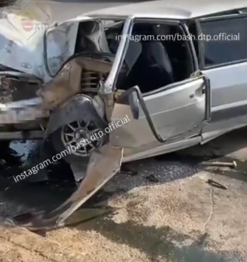 Авария в Уфе: водитель ВАЗ-2114 наехал на столб | видео