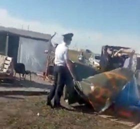 Под Уфой полицейские нагрянули в лагерь обманутых дольщиков «Миловского парка» | видео
