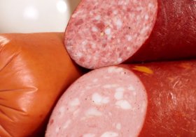 В Уфе предприниматель заплатит крупный штраф за предоставление на этикетках недостоверной информации о составе колбасы