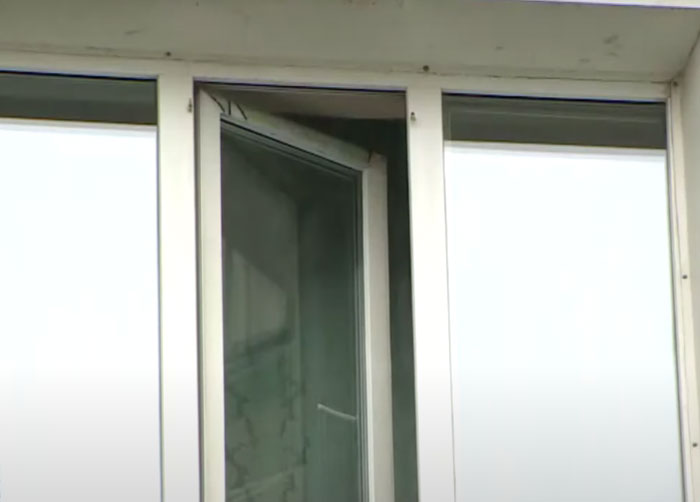 В Нефтекамске маленький ребенок выпал из окна 4 этажа