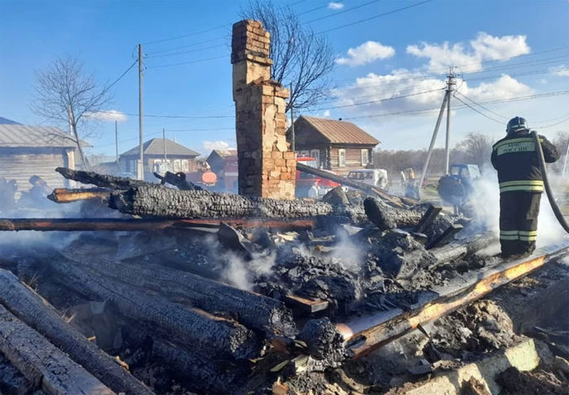 В Белокотайском районе дотла сгорел дом многодетной семьи