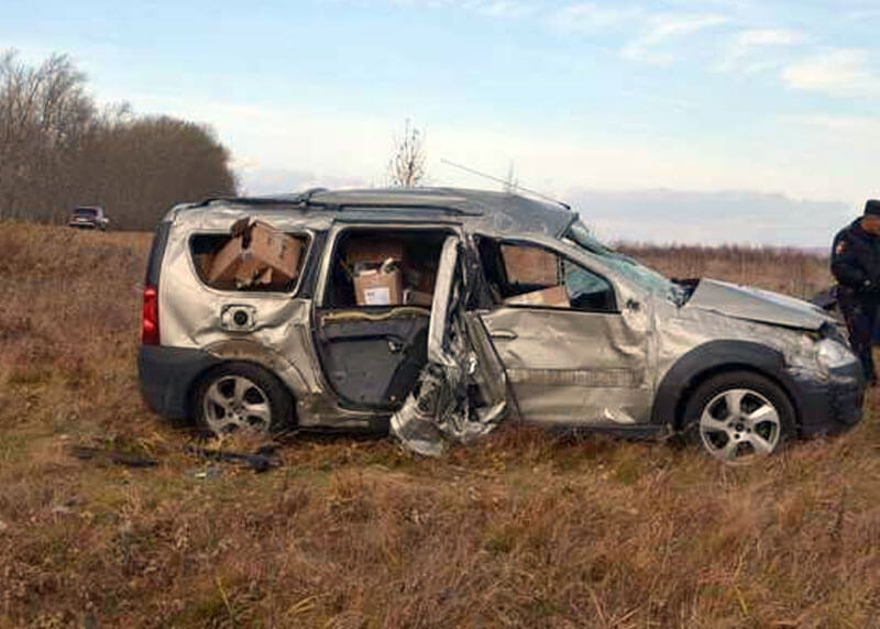 Авария в Учалинском районе: водитель "Лады Ларгус" погиб от травм, опрокинувшись в кювет