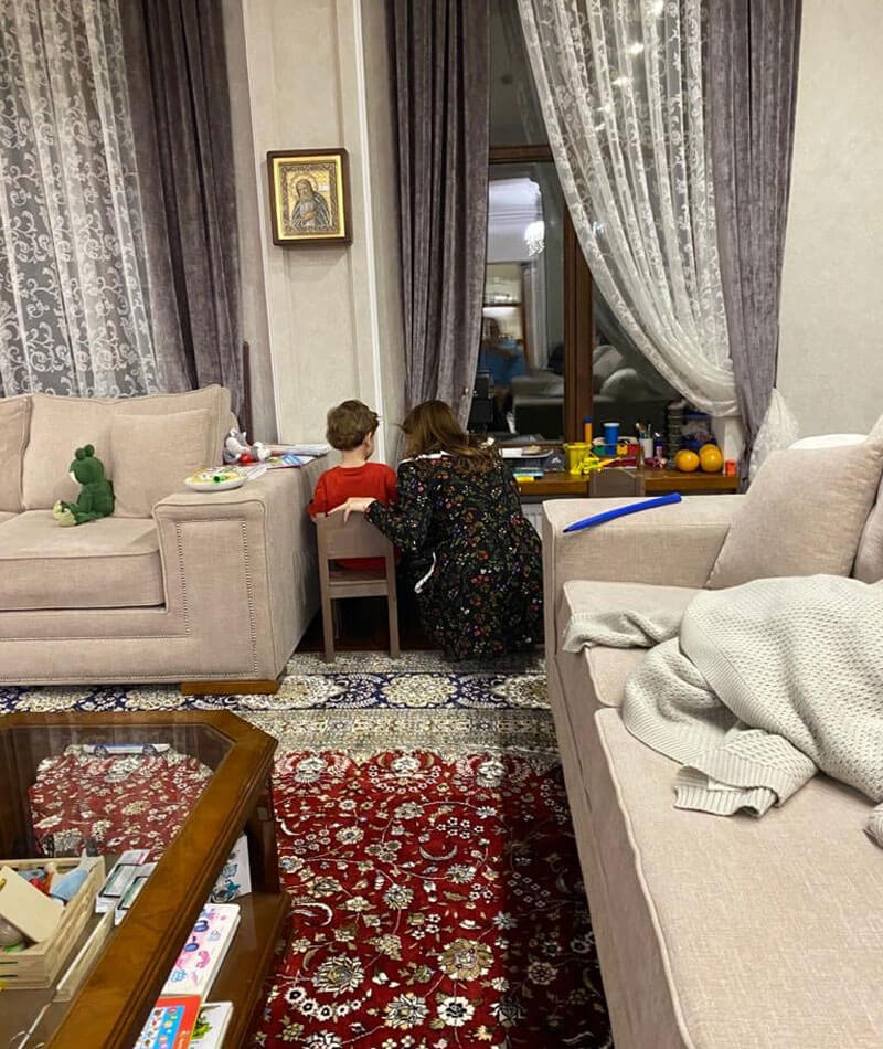 «Все непросто»: Хабиров опубликовал в соцсетях загадочный пост с фотографией своей семьи