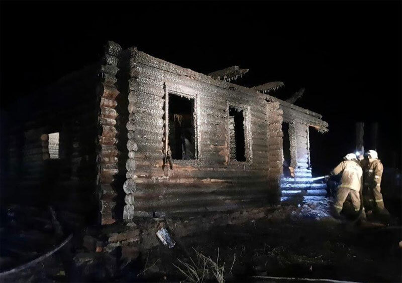 В Абзелиловском районе в деревянном доме заживо сгорели пожилые супруги