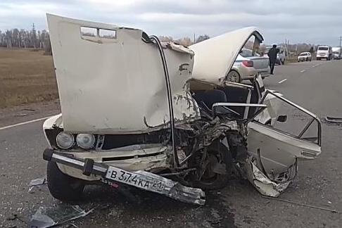Авария в Белебеевском районе: столкнулись «ВАЗ-2106» и Peugeot Boxer, погиб водитель