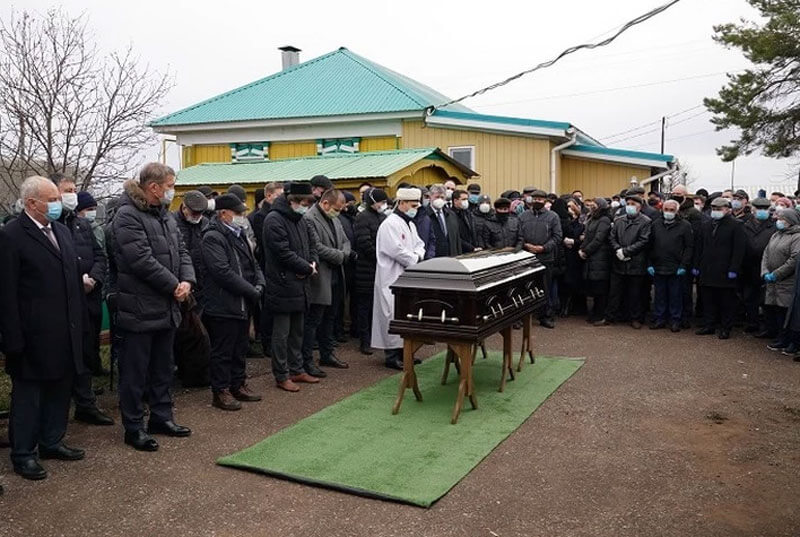 В Чекмагушевском районе прошли похороны мэра Уфы Ульфата Мустафина | видео