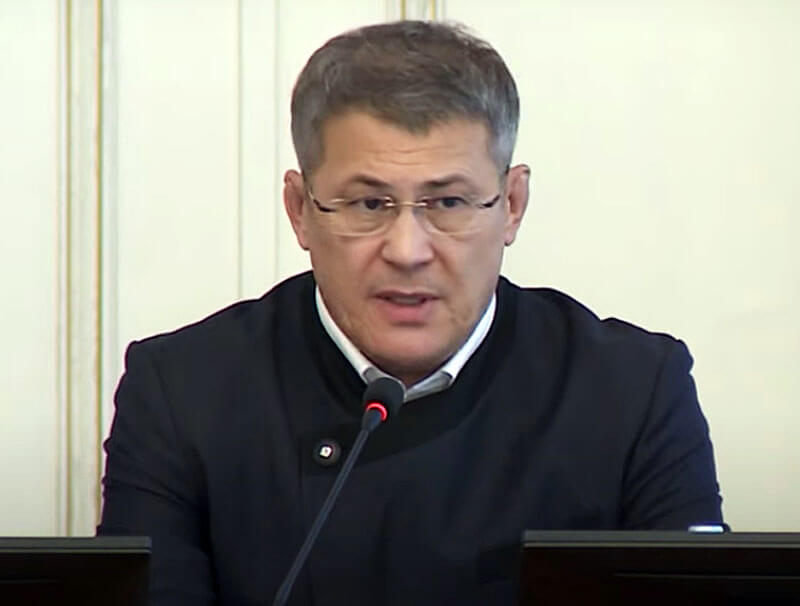 Хабиров попросил предприятия Башкирии по максимуму переводить сотрудников на "удаленку"