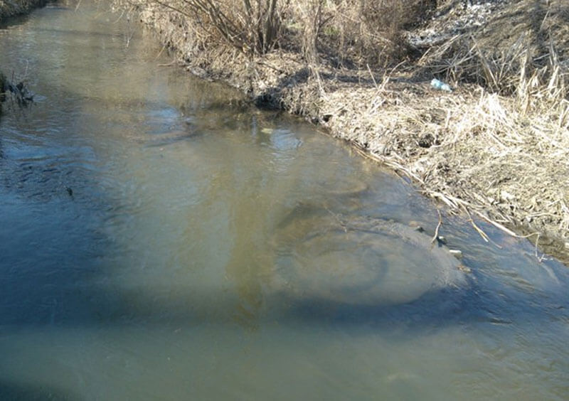 В Учалинском районе завод сбрасывал отходы в местную реку