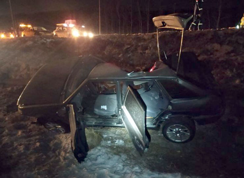 Авария в Туймазинском районе: водитель вылетел в кювет и врезался в электроопору, погиб пешеход