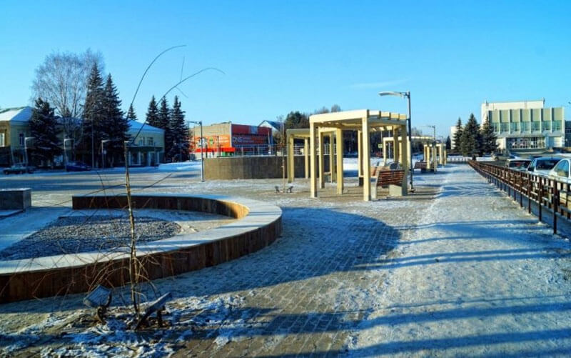 В Кушнаренковском районе реконструировали центральную площадь