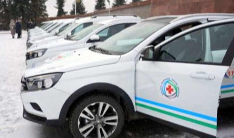 12 медучреждений Башкирии получили ключи от новых машин