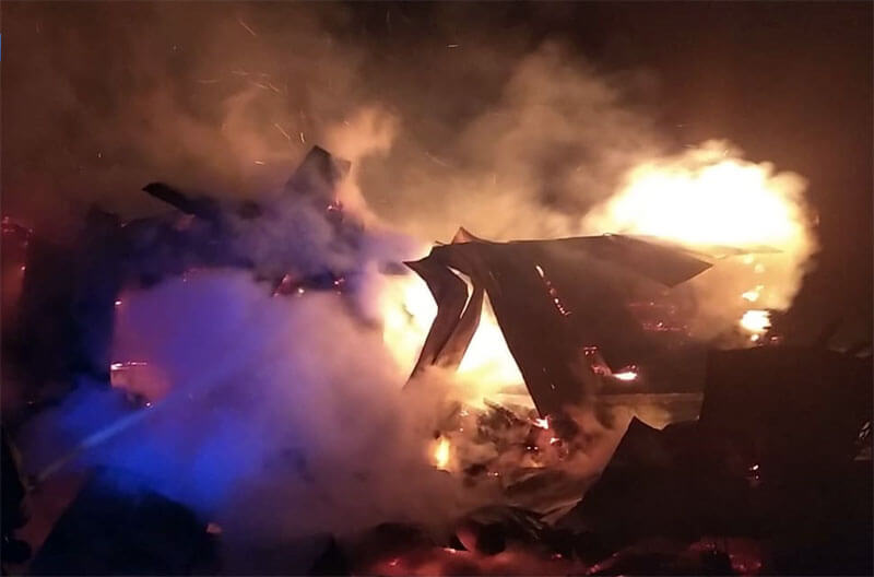 Крупный пожар в Абзелиловском районе уничтожил подворье и домашнюю скотину