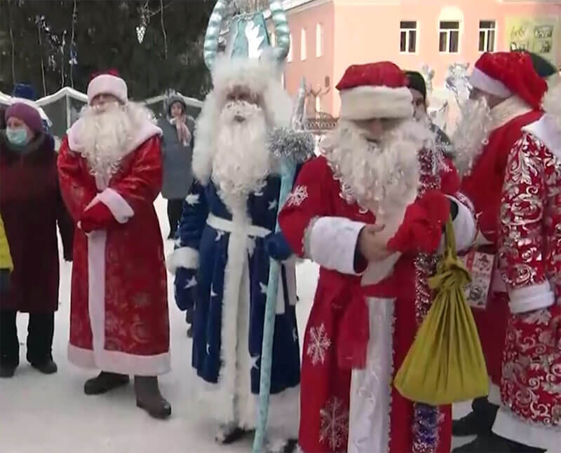 В Иглинском районе прошел парад Дедов Морозов народов мира