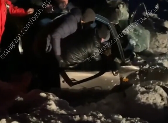Авария в Кушнаренковском районе: водитель «Лады Гранта» столкнулся со встречной фурой | видео
