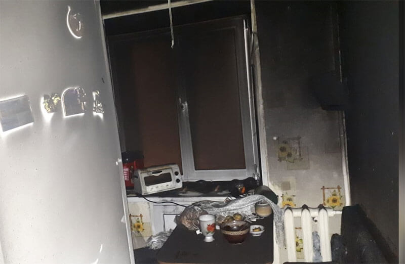 Пожар в Уфе: загорелась квартира в пятиэтажке, пострадали три человека