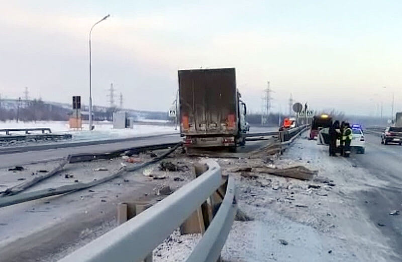 Массовая авария в Башкирии: на федеральной трассе М5 столкнулись 5 автомобилей