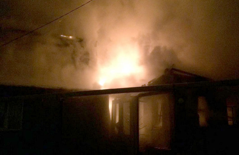 Пожар в Уфе: при горении бревенчатого дома пострадал мужчина