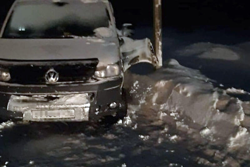 В Башкирии пассажирский автобус столкнулся со снегоуборочной машиной