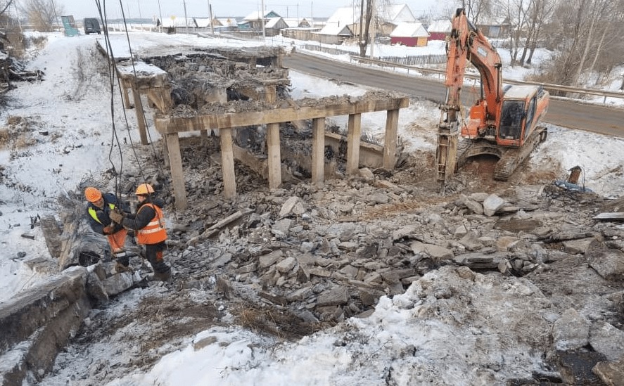 В Дюртюлинском районе ведется реконструкция моста через реку Ангасяк
