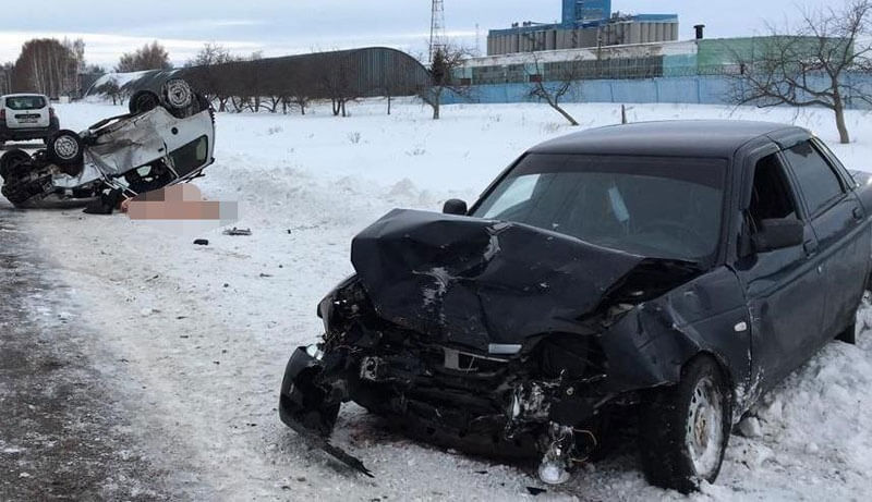Авария в Мелеузовском районе: столкнулись ВАЗ-1113 и "Приора", погиб водитель