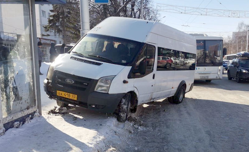ДТП в Уфе: пассажирский автобус наехал на женщину