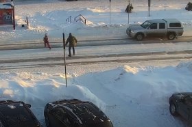 Авария в Кармаскалинском районе: водитель "Лады Калина" въехал в снегоуборщик