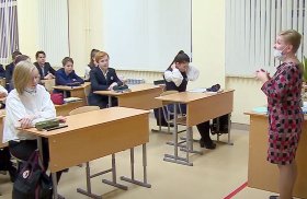 Хабиров предложил сделать субботы для школьников учебными