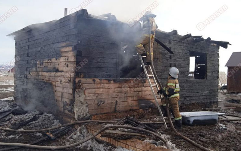 В Благоварском районе в пожаре погибли мать и ее малолетний сын
