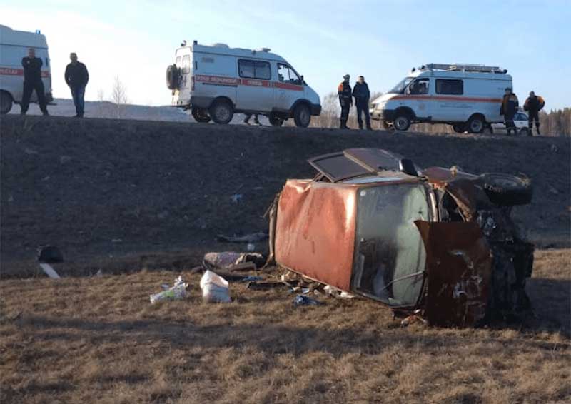 Авария в Белорецком районе: на трассе перевернулся микроавтобус, погиб пассажир