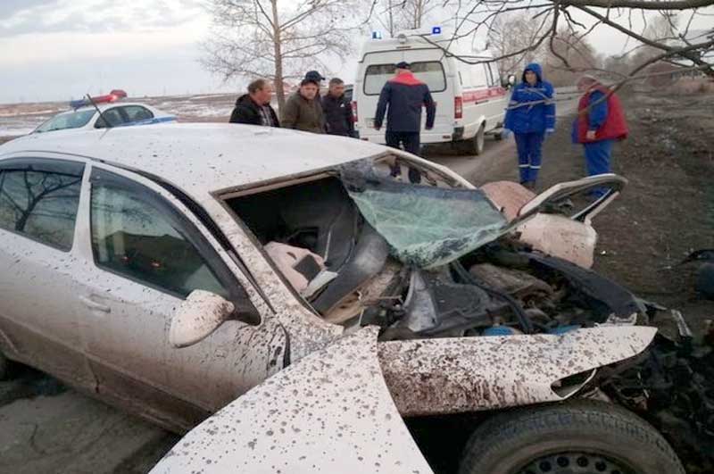 Авария в Белорецком районе: водитель погиб, въехав в дерево