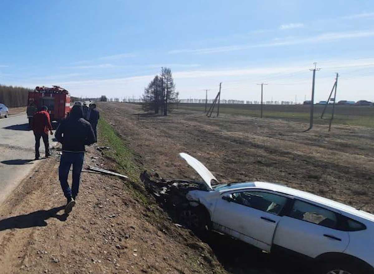 Авария в Дюртюлинском районе: спасатели достали водителя из покореженной после ДТП машины