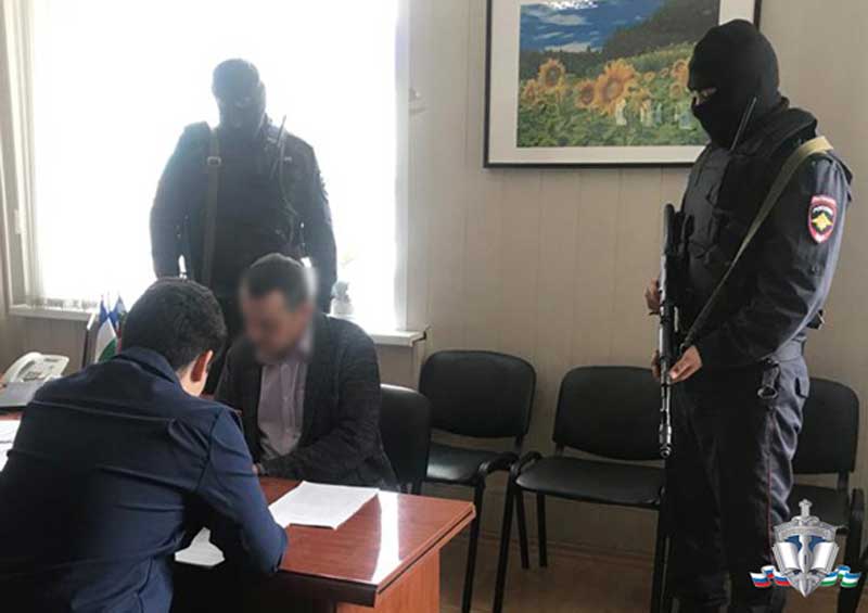 В Сибае за взятку задержали начальника отдела образования