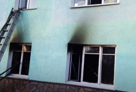 В Белорецке в пожаре погиб житель многоквартирного дома | видео