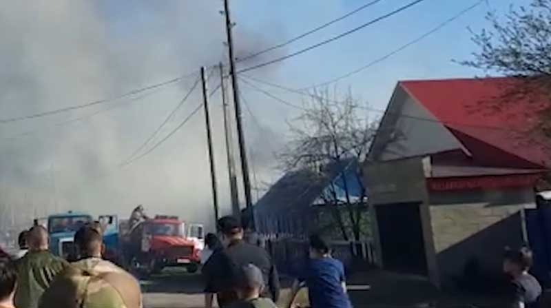 В Кугарчинском районе огнем полыхали сразу 2 дома | видео