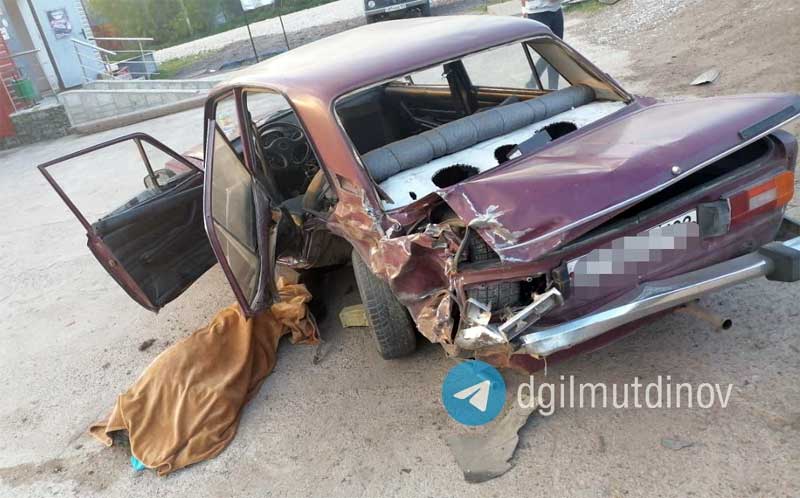 Авария в Благовещенском районе: водитель врезался в припаркованный автомобиль