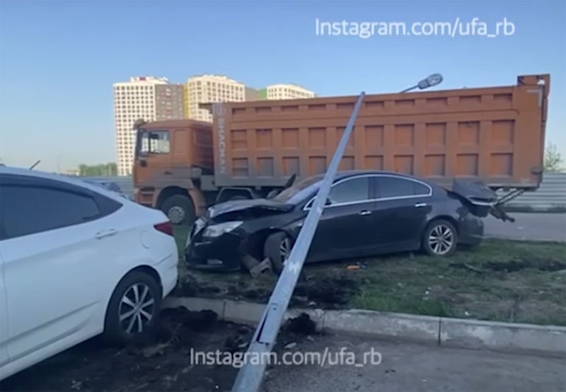 В Башкирии водитель иномарки устроил массовое ДТП |видео