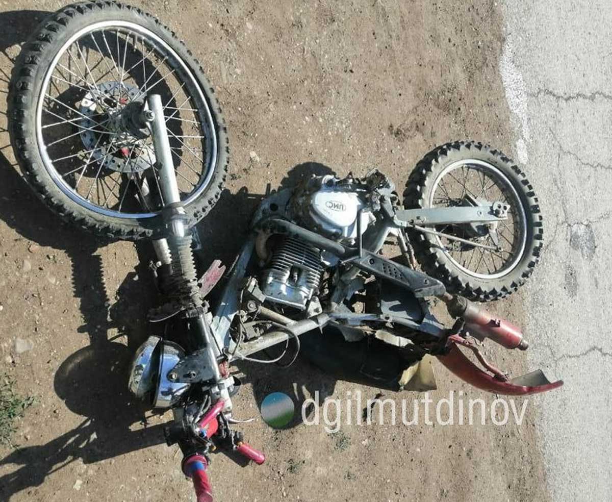 Авария в Гафурийском районе: подросток на скутере получил перелом въехав в авто