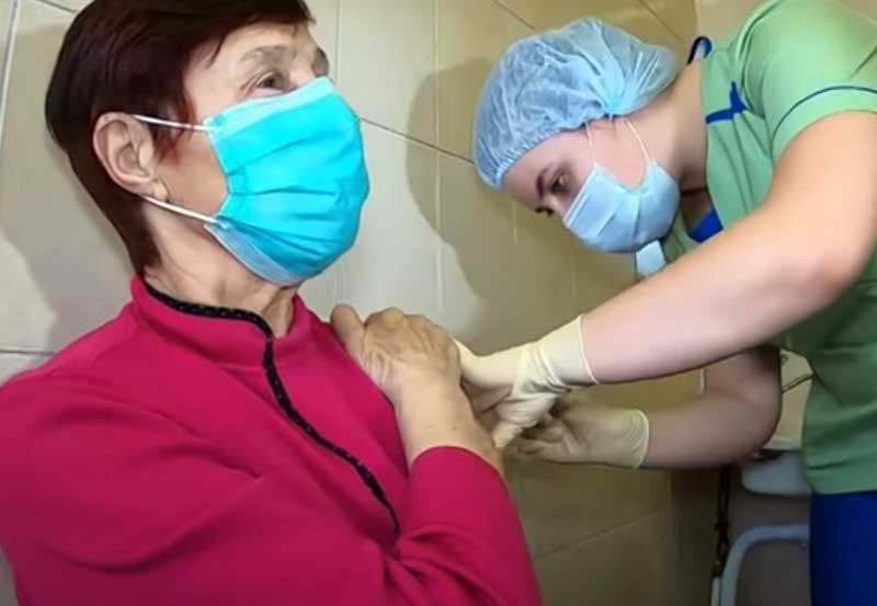 11 регионов России ввели обязательную вакцинацию от коронавируса