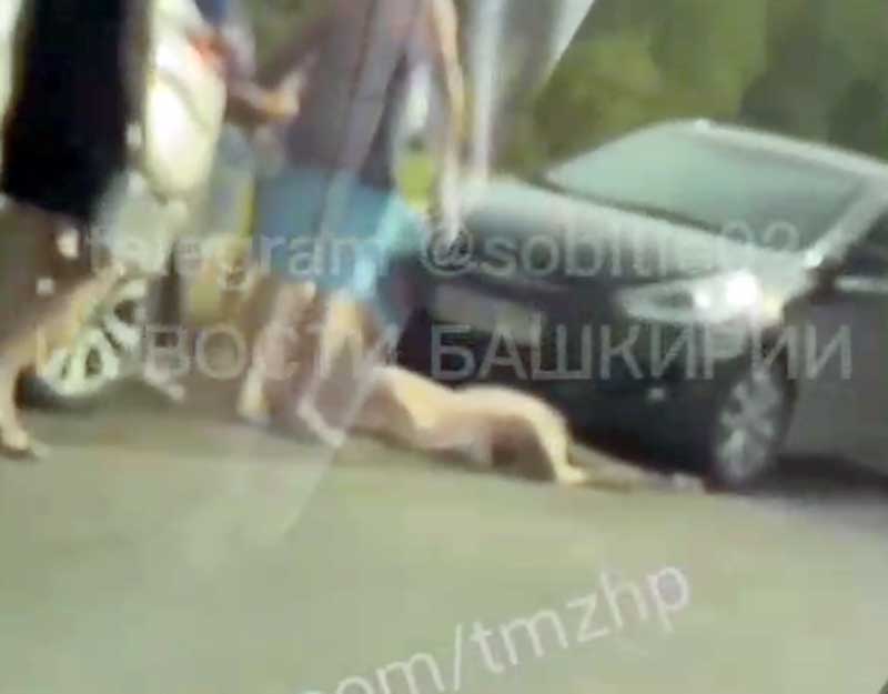 В Туймазинском районе Башкирии водитель внедорожника сбил женщину и ребенка