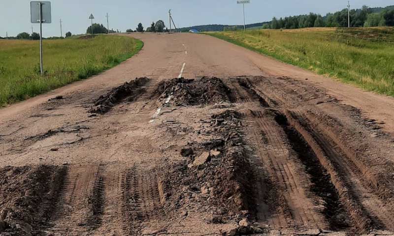 В Бураевском районе Башкирии дорожники разрушили одну дорогу, ремонтируя другую