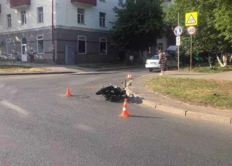 Авария в Уфе: столкнулись встречные ВАЗ-2104 и мотоцикл